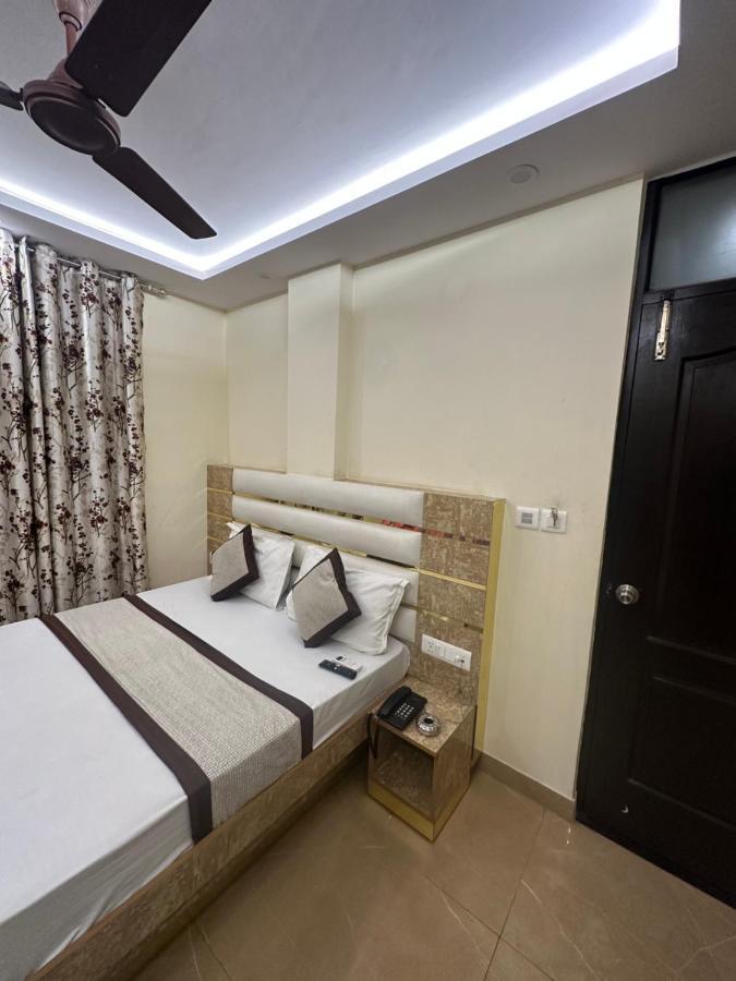 Hotel Mahalaxmi Deluxe New Delhi Eksteriør billede